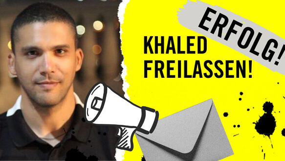 Portät von Khaled Drareni + grafische Elemente (Briefumschlag, Postkarte, Megaphon) + Schrift: Khaled freilassen! & Erfolg